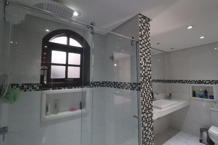 Casa para alugar com 180m², 3 quartos e 2 vagasBanheiro Quarto 1 suíte