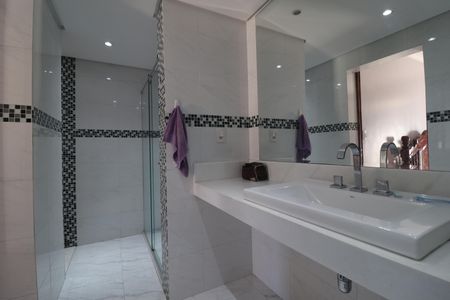 Casa para alugar com 180m², 3 quartos e 2 vagasBanheiro Quarto 1 suíte