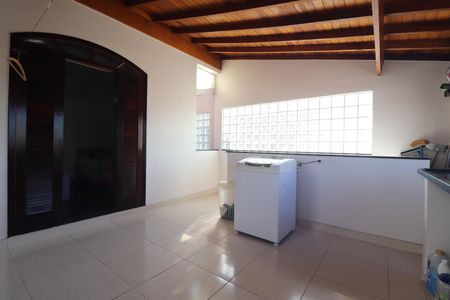 Casa para alugar com 180m², 3 quartos e 2 vagasÁrea de Serviço
