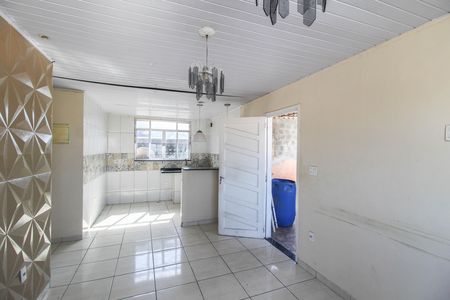 Casa para alugar com 60m², 2 quartos e sem vaga Casa para alugar com 60m², 2 quartos e sem vagaSala