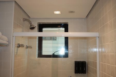 Banheiro de kitnet/studio à venda com 1 quarto, 30m² em Higienópolis, São Paulo