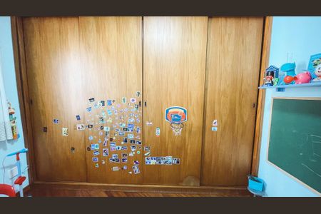 Apartamento à venda com 133m², 4 quartos e 2 vagas Apartamento à venda com 133m², 4 quartos e 2 vagasSuíte 2