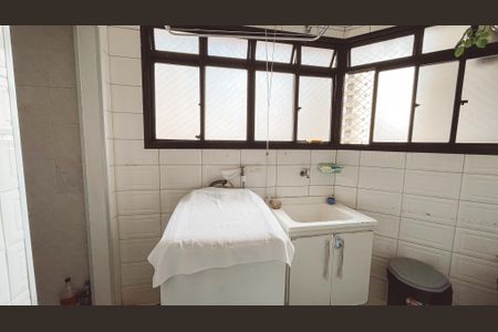 Apartamento à venda com 133m², 4 quartos e 2 vagas Apartamento à venda com 133m², 4 quartos e 2 vagasÁrea de Serviço