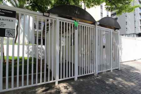 Apartamento à venda com 99m², 2 quartos e 1 vagaFachada e Portaria