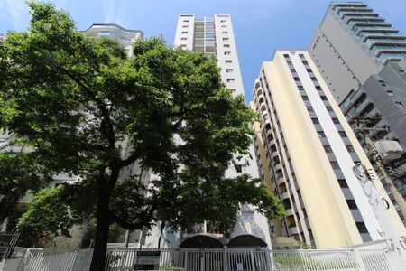 Apartamento à venda com 99m², 2 quartos e 1 vagaFachada do Prédio