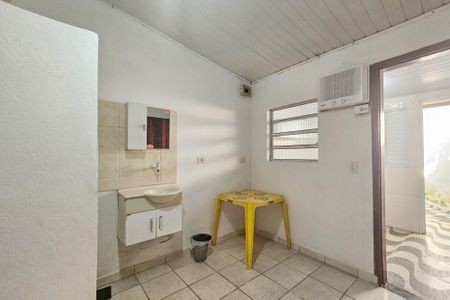 Casa para alugar com 18m², 1 quarto e sem vagaBanheiro