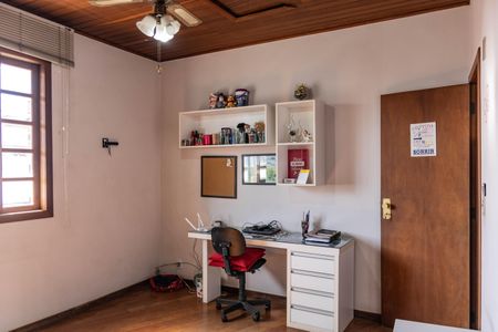 Casa à venda com 320m², 4 quartos e 3 vagasSuíte 2