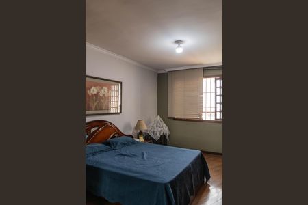 Casa à venda com 320m², 4 quartos e 3 vagasSuíte 2