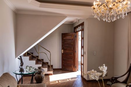 Casa à venda com 320m², 4 quartos e 3 vagasSala