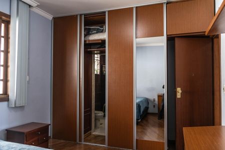 Casa à venda com 320m², 4 quartos e 3 vagasSemi Suíte