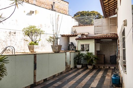 Casa à venda com 320m², 4 quartos e 3 vagasÁrea externa