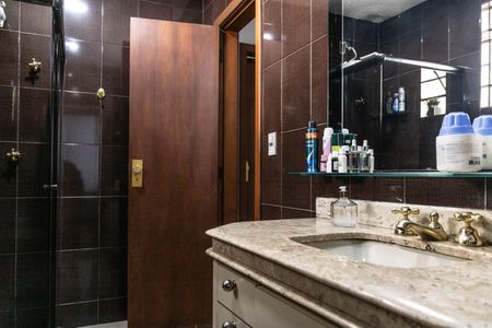 Casa à venda com 320m², 4 quartos e 3 vagasBanheiro da Semi Suíte