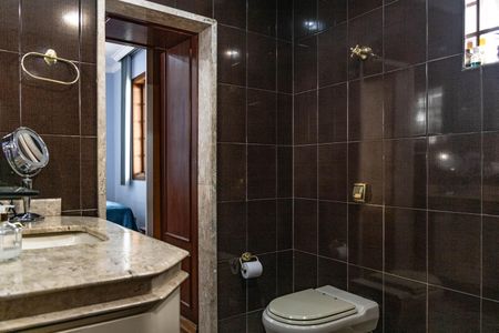 Casa à venda com 320m², 4 quartos e 3 vagasBanheiro da Semi Suíte