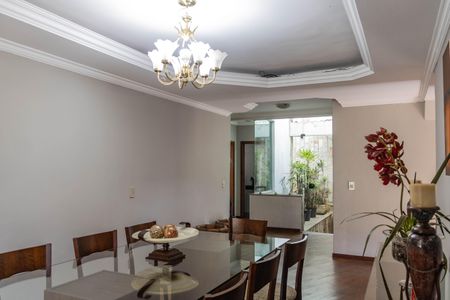 Casa à venda com 320m², 4 quartos e 3 vagasCopa