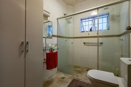 Casa à venda com 129m², 2 quartos e 1 vagaBanheiro