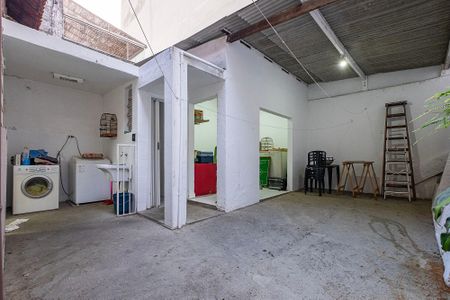 Casa à venda com 129m², 2 quartos e 1 vagaQuintal