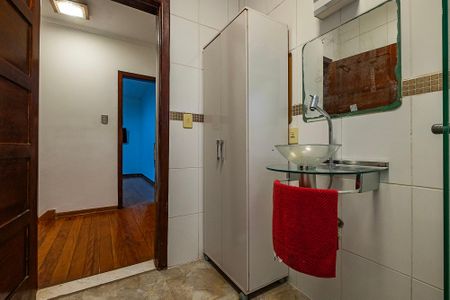 Casa à venda com 129m², 2 quartos e 1 vagaBanheiro