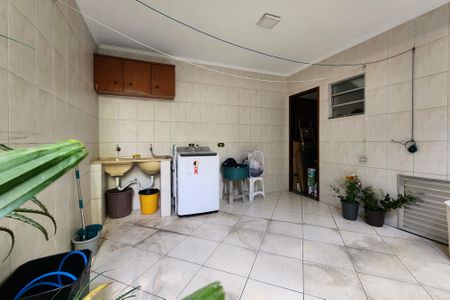 Casa à venda com 220m², 3 quartos e 2 vagas Casa à venda com 220m², 3 quartos e 2 vagasÁrea de Serviço