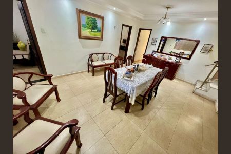 Casa à venda com 263m², 6 quartos e 3 vagasSala de Jantar