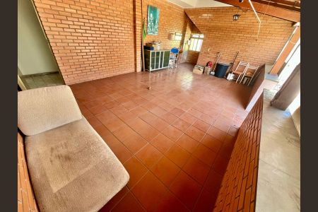 Casa à venda com 263m², 6 quartos e 3 vagasÁrea Externa