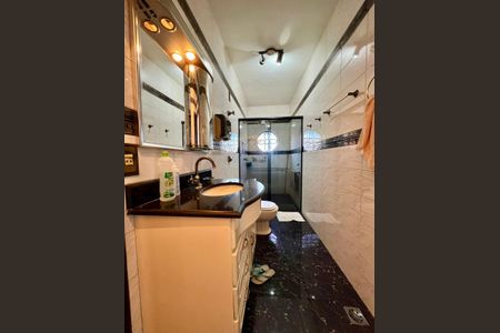 Casa à venda com 263m², 6 quartos e 3 vagasQuarto 4 - Suíte