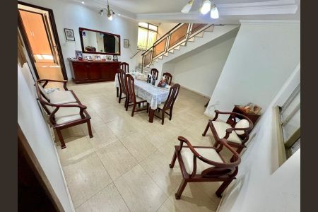 Casa à venda com 263m², 6 quartos e 3 vagasSala de Jantar