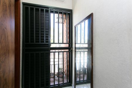 Casa à venda com 100m², 3 quartos e 4 vagas Casa à venda com 100m², 3 quartos e 4 vagasSuíte