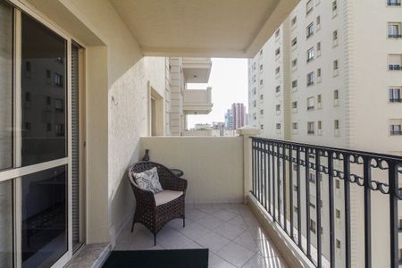 Apartamento à venda com 156m², 3 quartos e 3 vagasVaranda