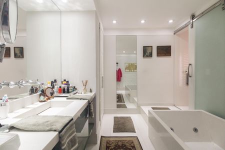 Apartamento à venda com 156m², 3 quartos e 3 vagasBanheiro Suíte 3