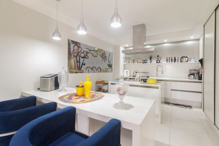 Apartamento à venda com 156m², 3 quartos e 3 vagasCozinha