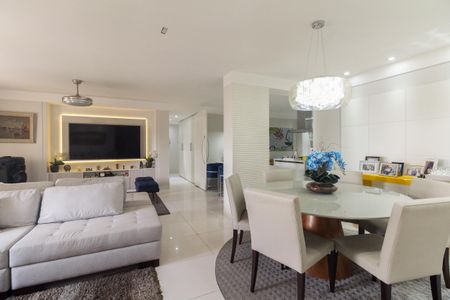 Apartamento à venda com 156m², 3 quartos e 3 vagasSala