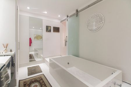 Apartamento à venda com 156m², 3 quartos e 3 vagasBanheiro Suíte 3