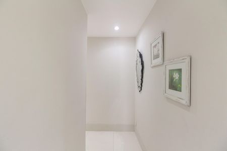 Apartamento à venda com 156m², 3 quartos e 3 vagasCorredor de Acesso aos Quartos