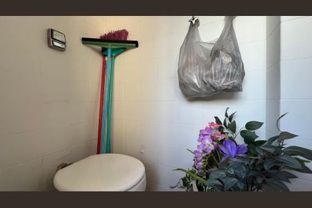 Apartamento à venda com 75m², 2 quartos e 1 vagaBanheiro de Serviço