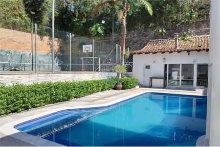 Casa à venda com 510m², 4 quartos e 8 vagas