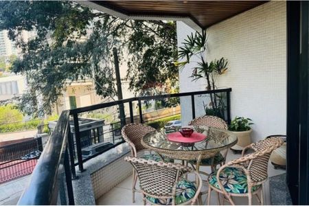 Apartamento à venda com 185m², 5 quartos e 3 vagas