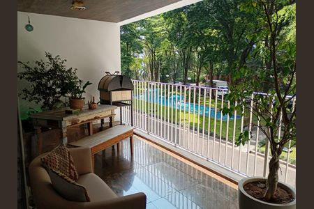 Apartamento à venda com 3 quartos, 207m² em Vila Suzana, São Paulo
