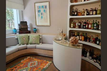 Apartamento à venda com 3 quartos, 207m² em Vila Suzana, São Paulo