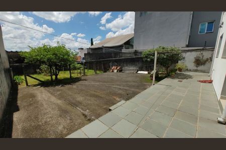Casa à venda com 219m², 3 quartos e 4 vagas
