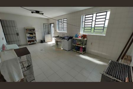 Casa à venda com 219m², 3 quartos e 4 vagas