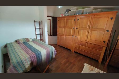 Casa à venda com 219m², 3 quartos e 4 vagas