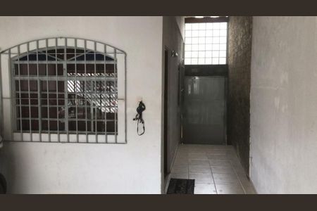 Casa à venda com 107m², 3 quartos e 2 vagas