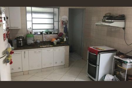 Casa à venda com 107m², 3 quartos e 2 vagas