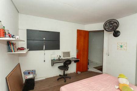 Casa à venda com 78m², 4 quartos e 3 vagasQuarto 2