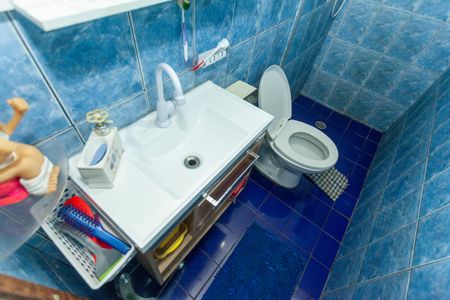 Casa à venda com 78m², 4 quartos e 3 vagasBanheiro 2