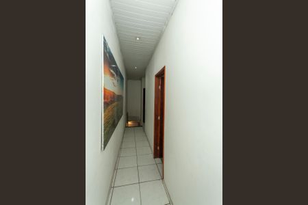 Casa à venda com 78m², 4 quartos e 3 vagasCorredor
