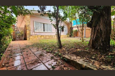 Casa à venda com 270m², 3 quartos e 8 vagas