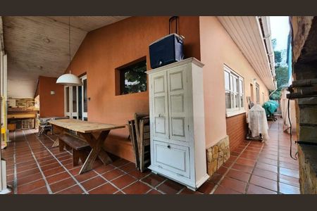 Casa à venda com 270m², 3 quartos e 8 vagas