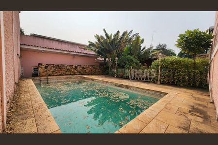 Casa à venda com 270m², 3 quartos e 8 vagas