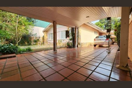 Casa à venda com 270m², 3 quartos e 8 vagas